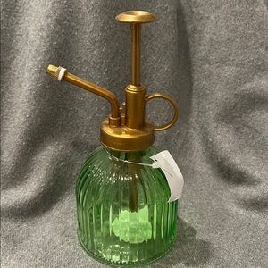 💕 2/$15 Green Colored Glass Plant Mister-NWT